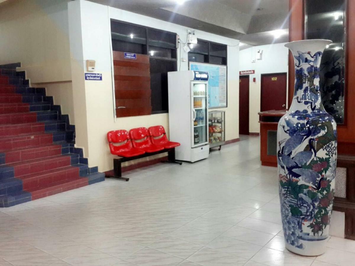 Thairungruang Hotel Surat Thani Luaran gambar